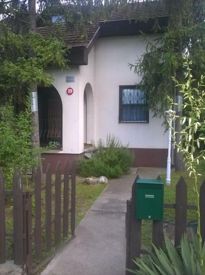 Zenith Apartman Gardony Exterior photo